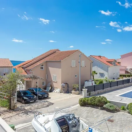 Apartamento With Parking Space Businci, Ciovo - 18800